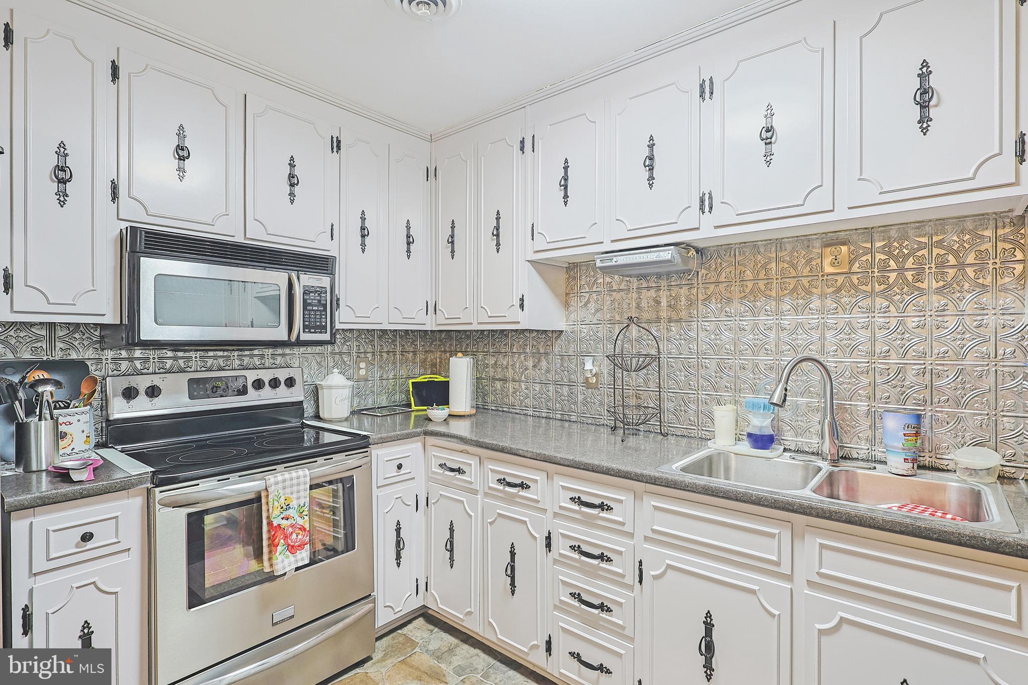 AMCELLE ACRES - Residential