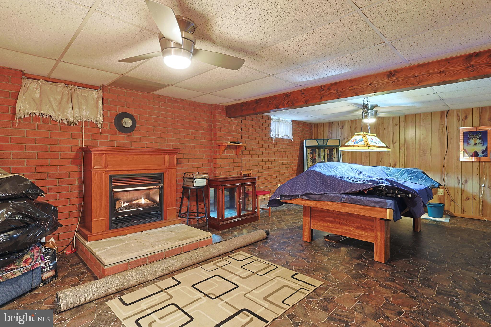 AMCELLE ACRES - Residential