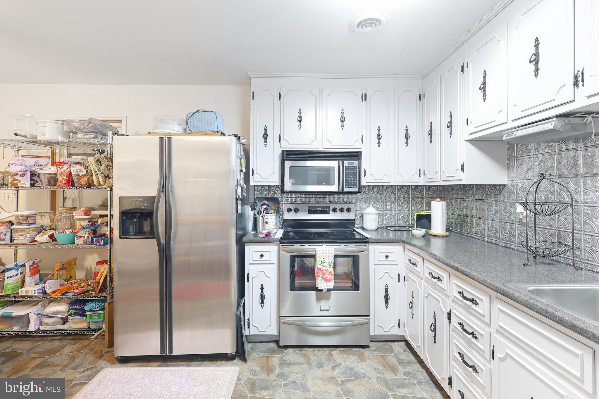 AMCELLE ACRES - Residential