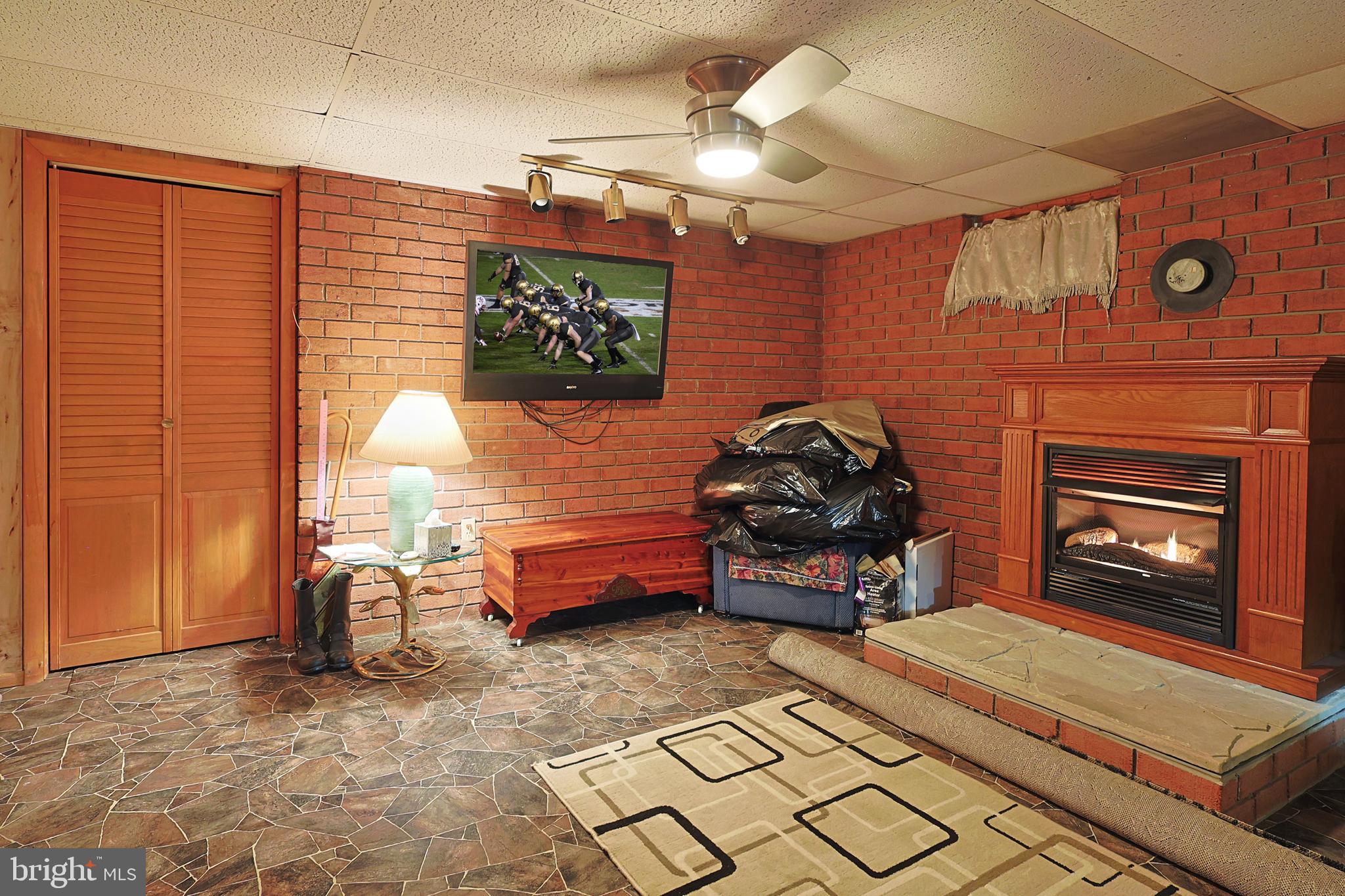 AMCELLE ACRES - Residential