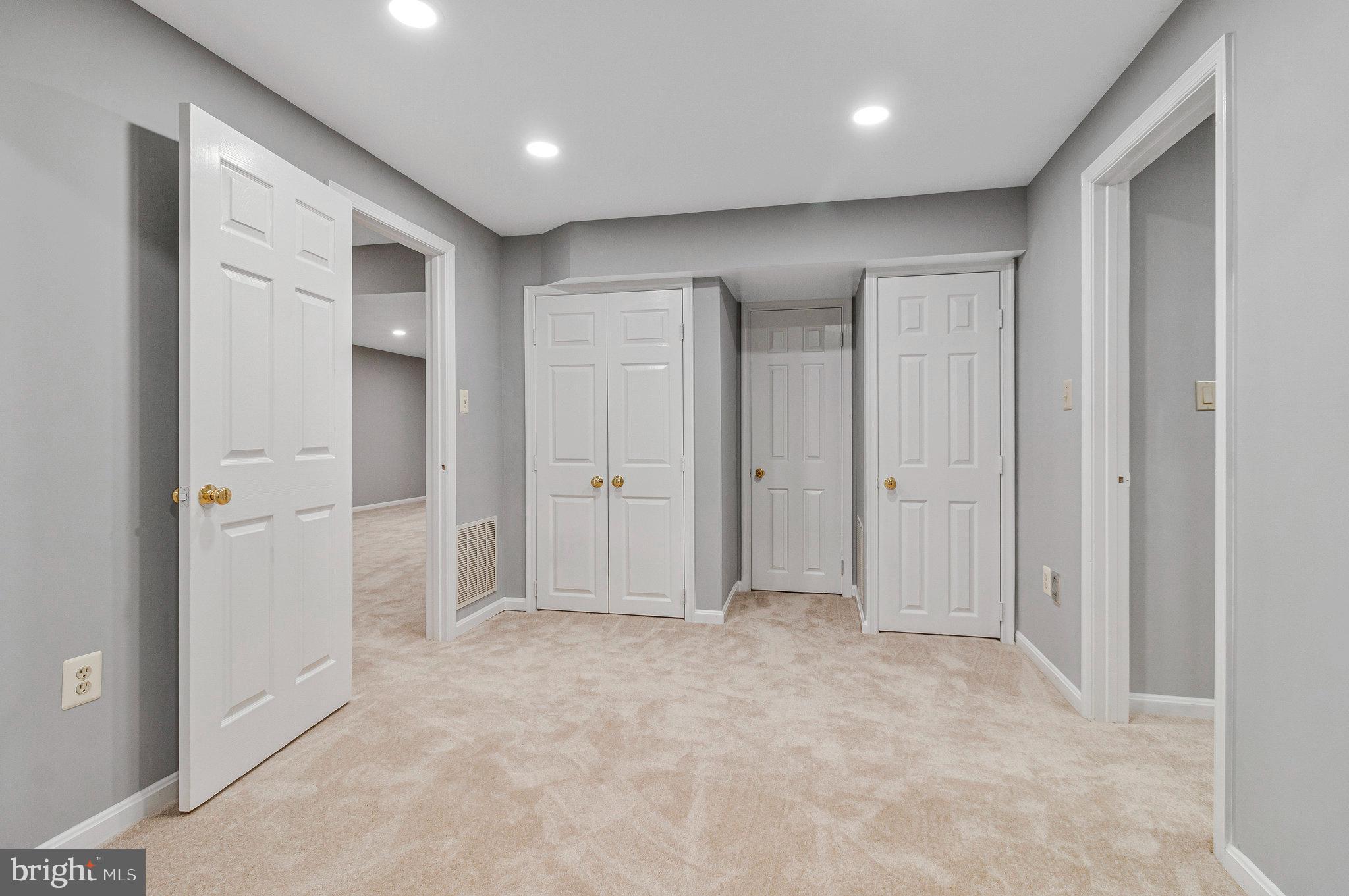 SIGNAL HILL CARRS - Residential Lease