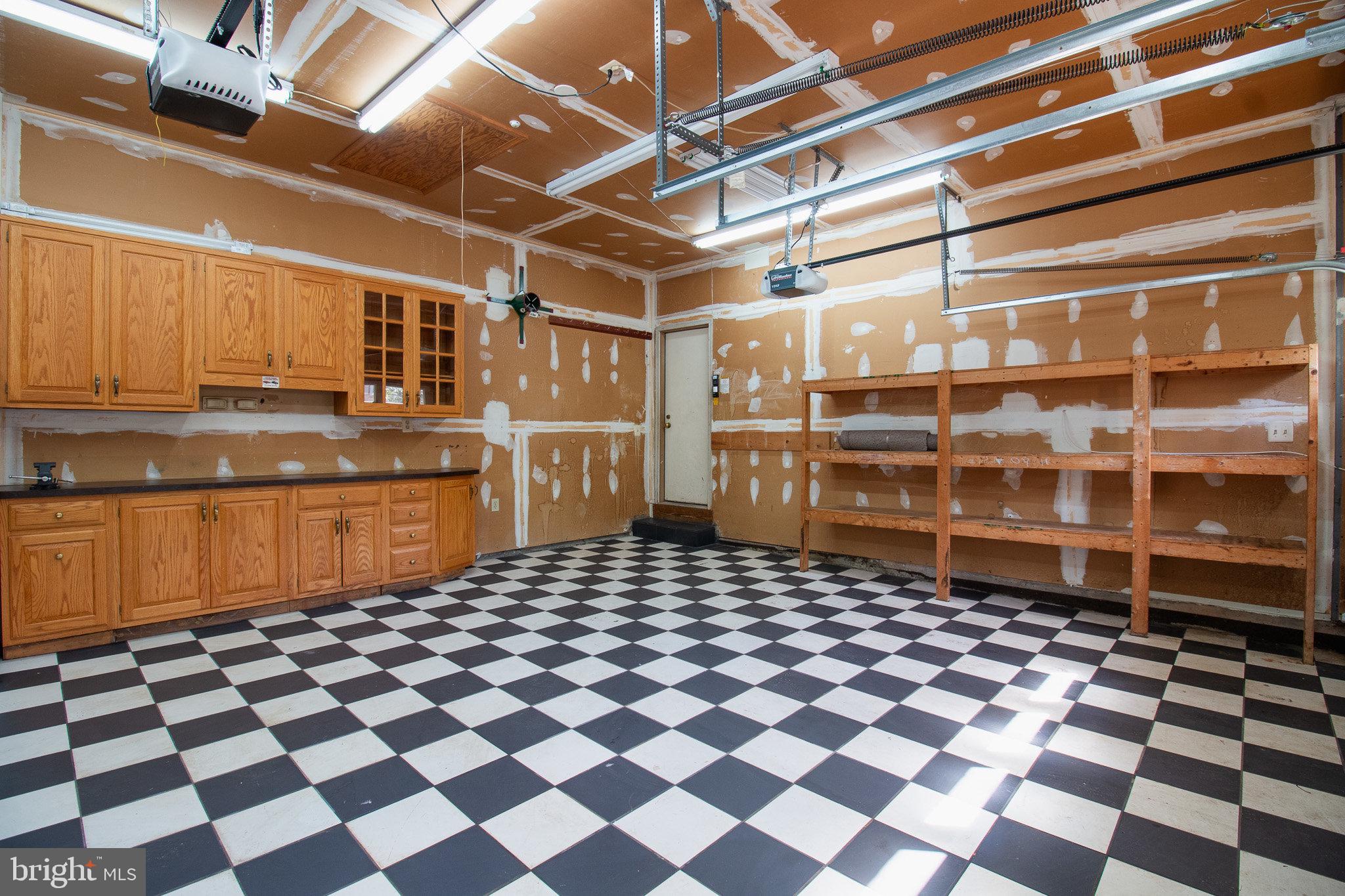 SIGNAL HILL CARRS - Residential Lease