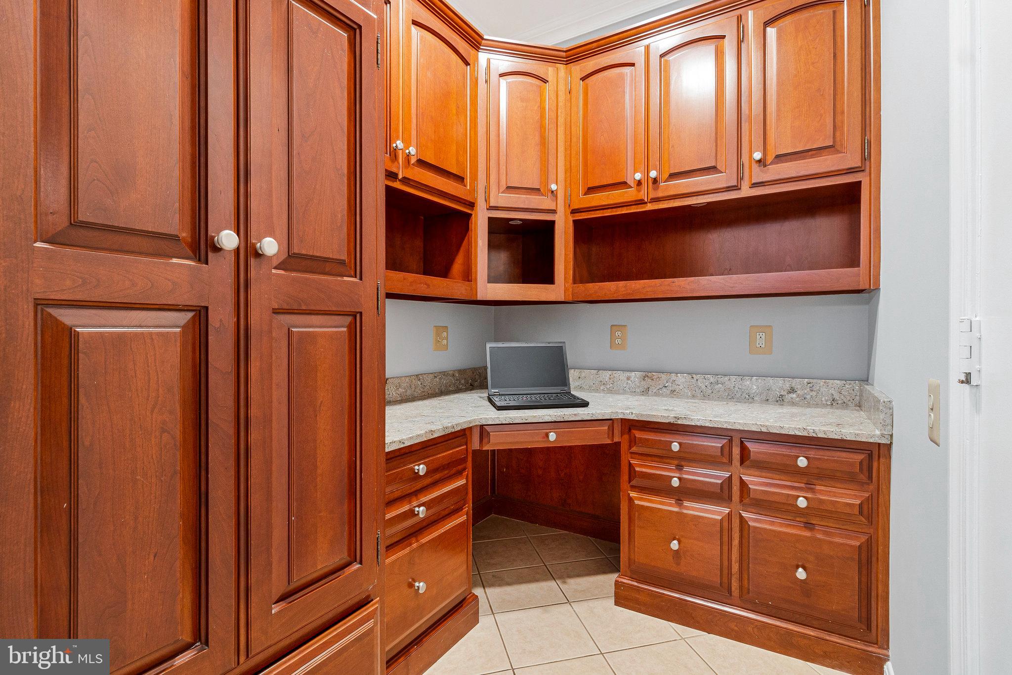 SIGNAL HILL CARRS - Residential Lease