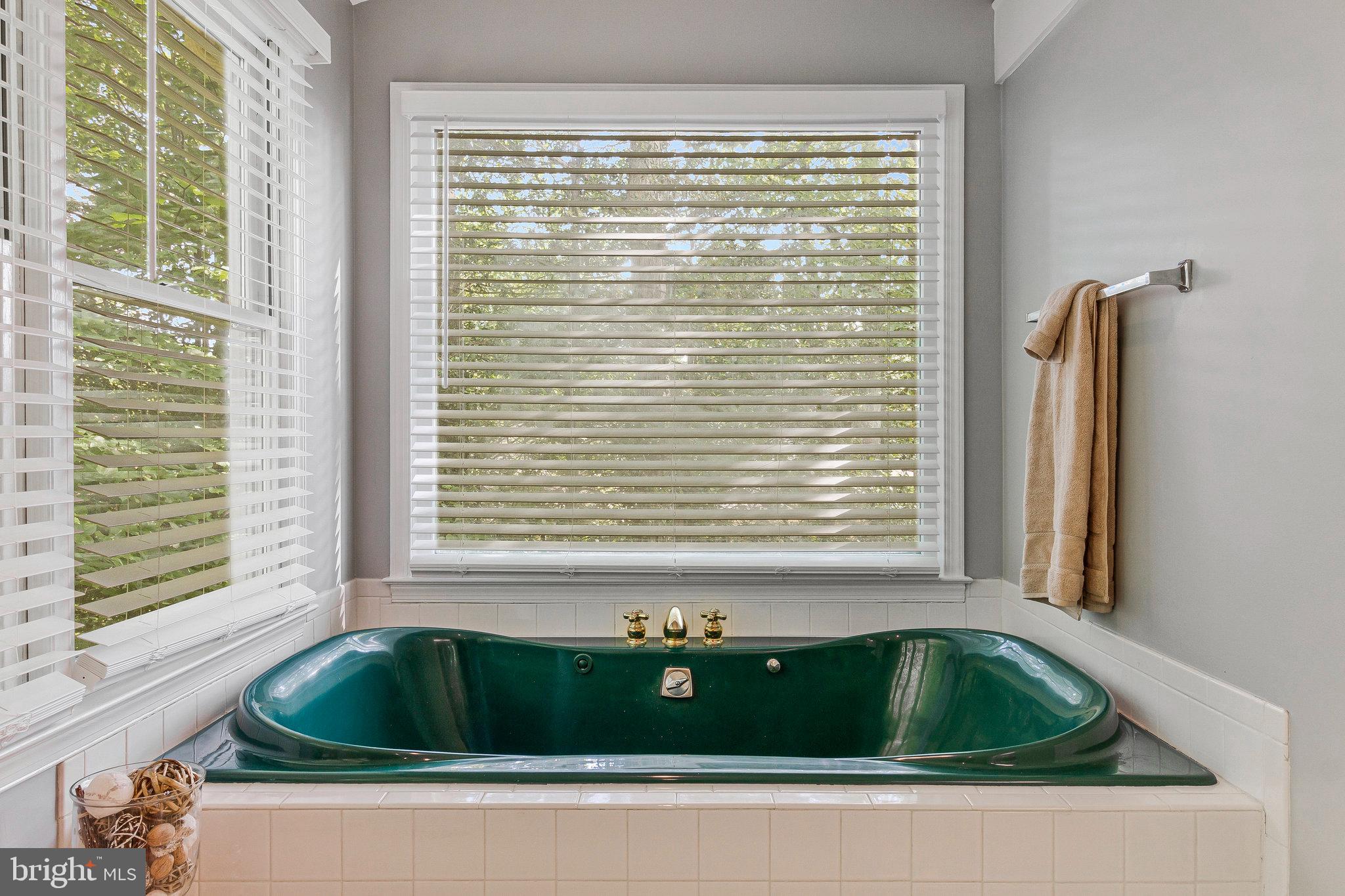 SIGNAL HILL CARRS - Residential Lease