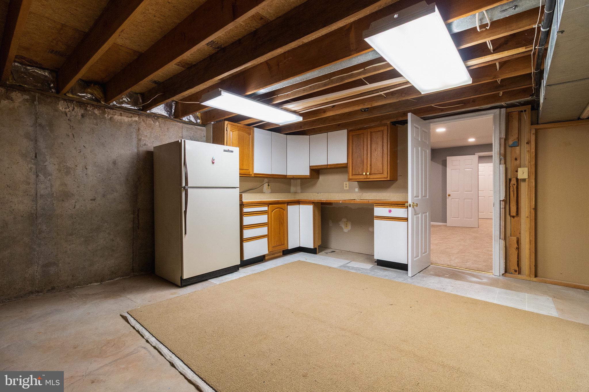 SIGNAL HILL CARRS - Residential Lease