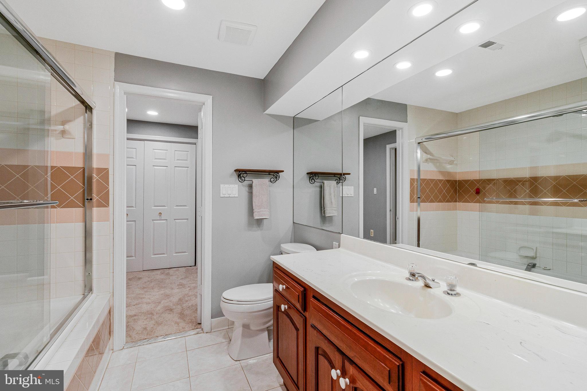 SIGNAL HILL CARRS - Residential Lease