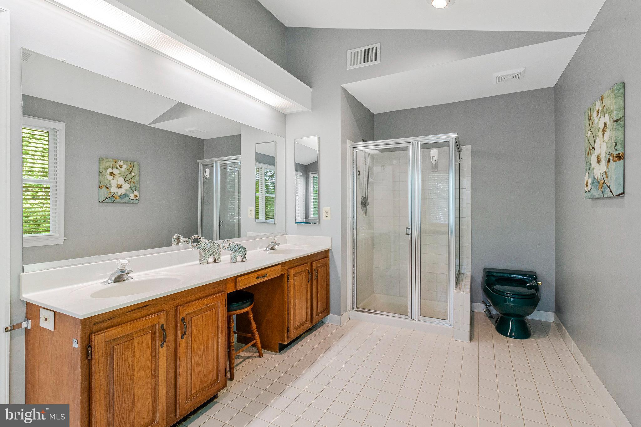 SIGNAL HILL CARRS - Residential Lease