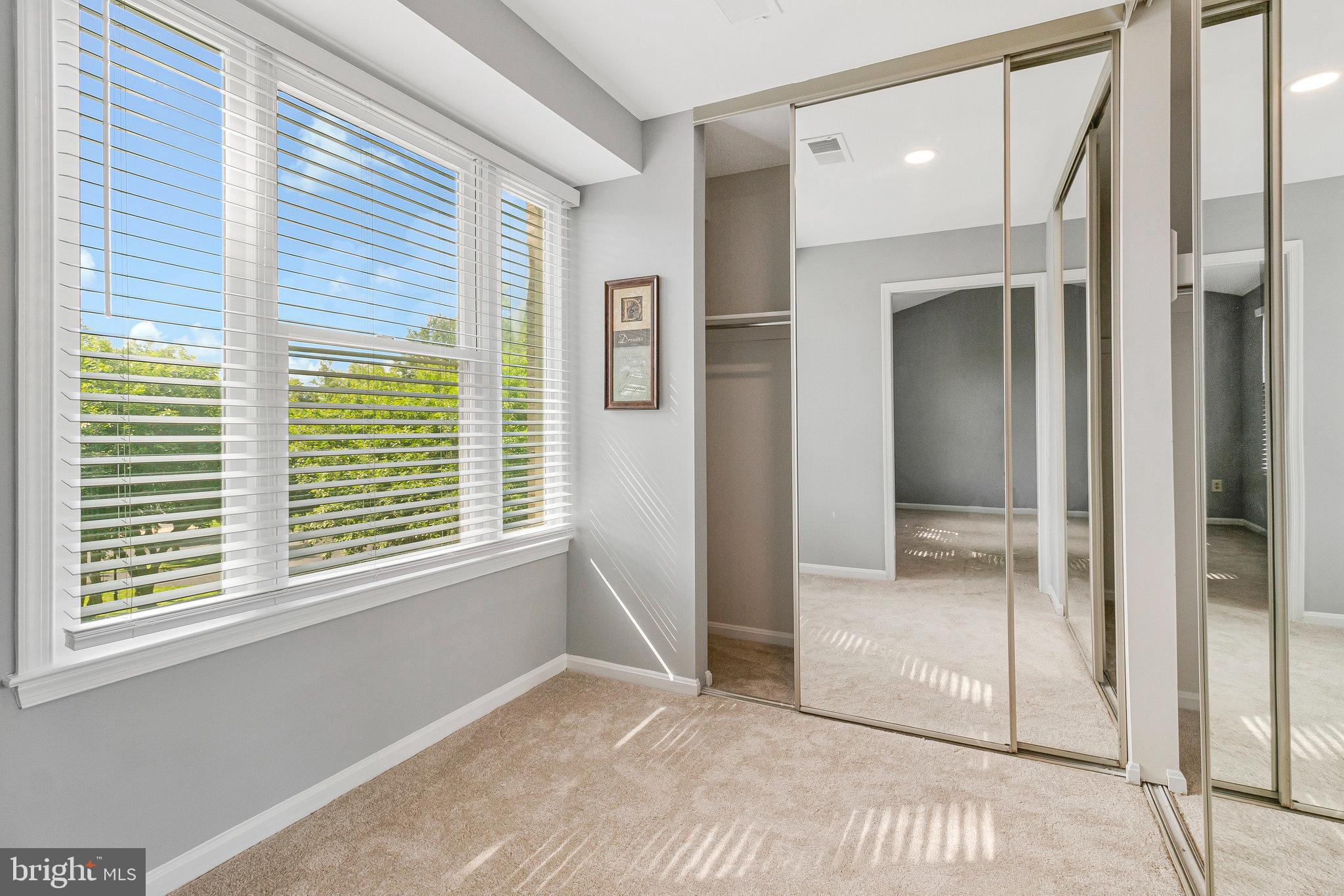 SIGNAL HILL CARRS - Residential Lease