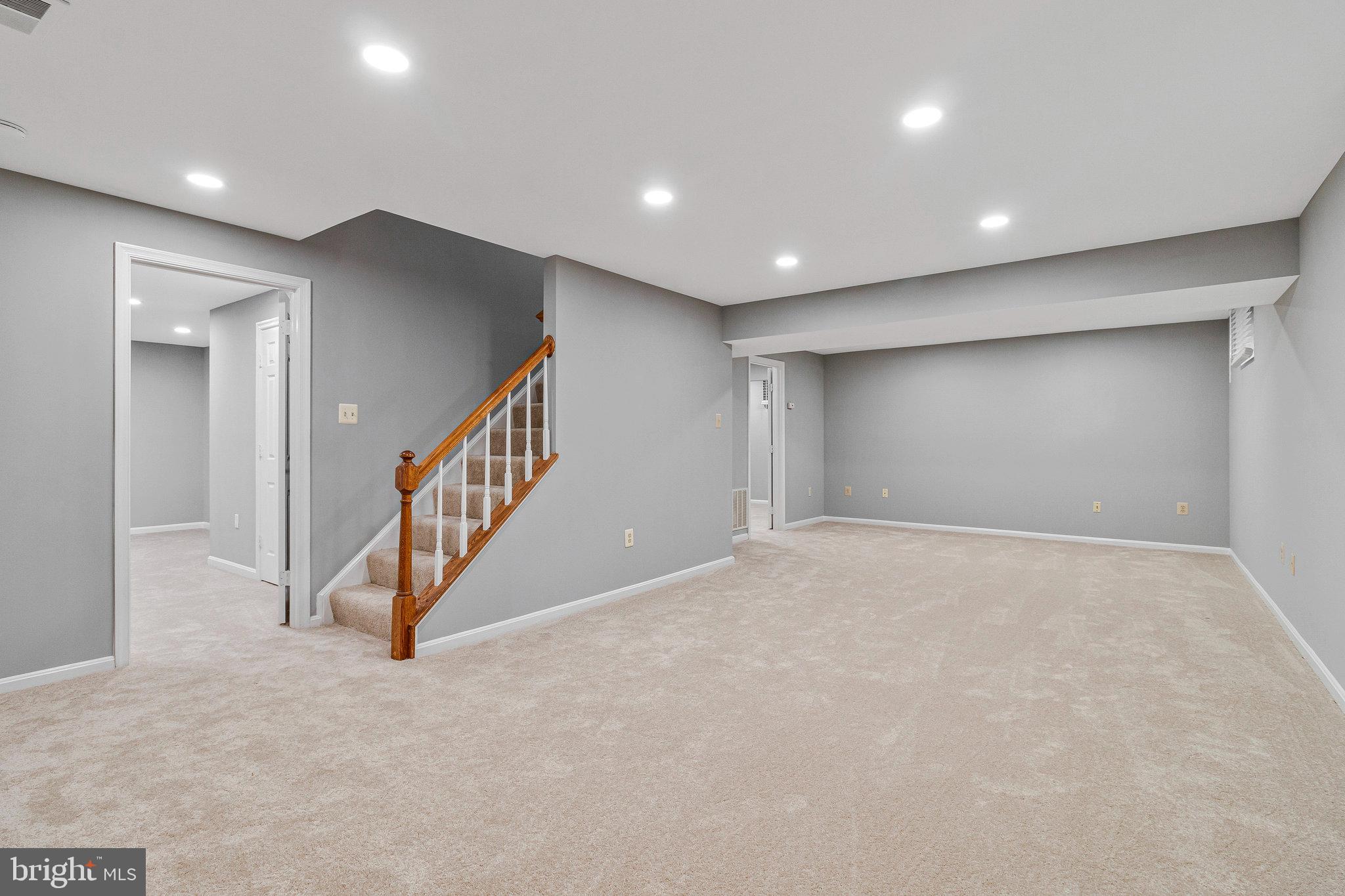 SIGNAL HILL CARRS - Residential Lease