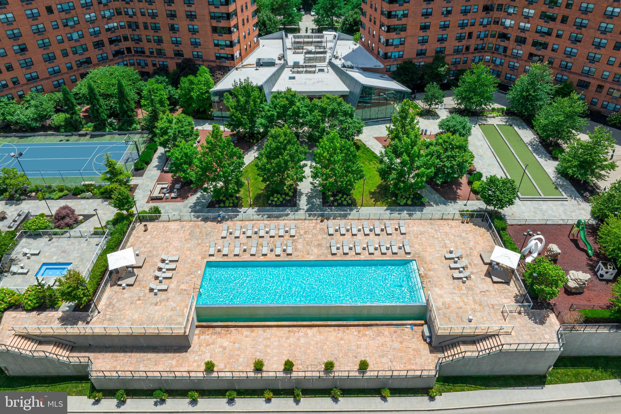633 W RITTENHOUSE STREET 2BR