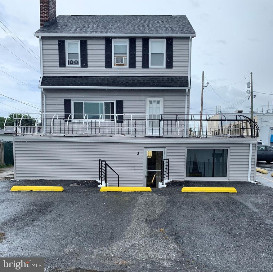 1200-1600 square feet of Office, Retail or possible Flex Space Available Immediately.  New Owner in process of renovations.  Small reception area with glass window and 3 large offices with optional storage area in rear of space. Pylon Signage and ample parking  Landlord will assit with desired Tenant Buildout with Long Term lease.  Perfect for professional  or contractor's office,  retail use, consignment shop or a multitude of other uses.