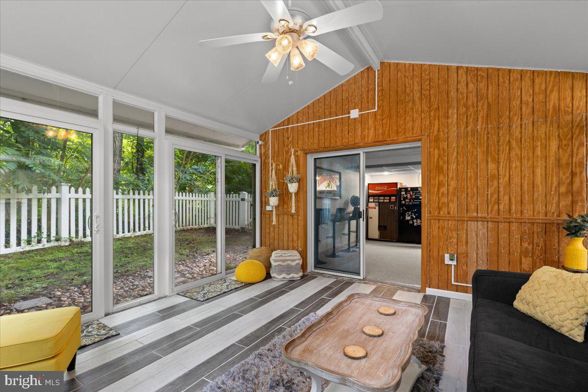 PEACH BLOSSOM FARM - Residential