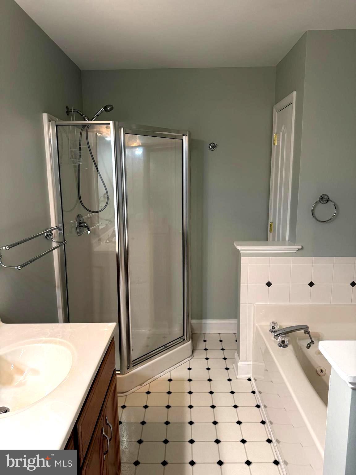 CHESAPEAKE CLUB - Residential