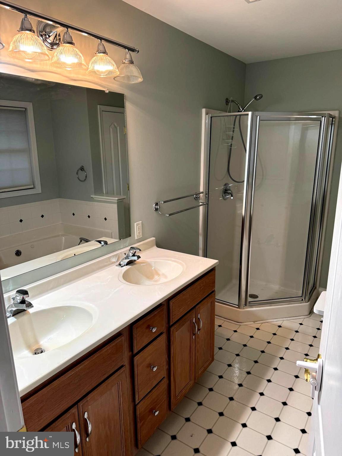 CHESAPEAKE CLUB - Residential