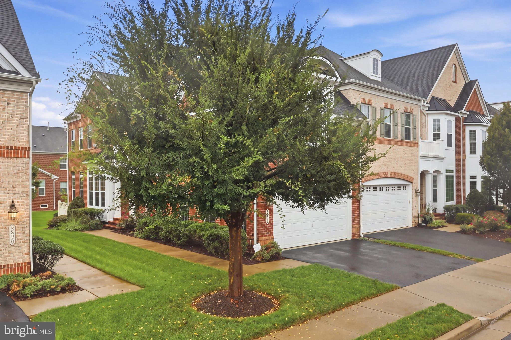 3888 BILLBERRY DRIVE