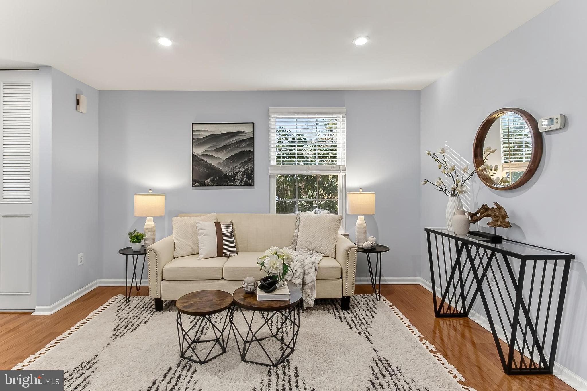 LONDON COMMONS - Residential