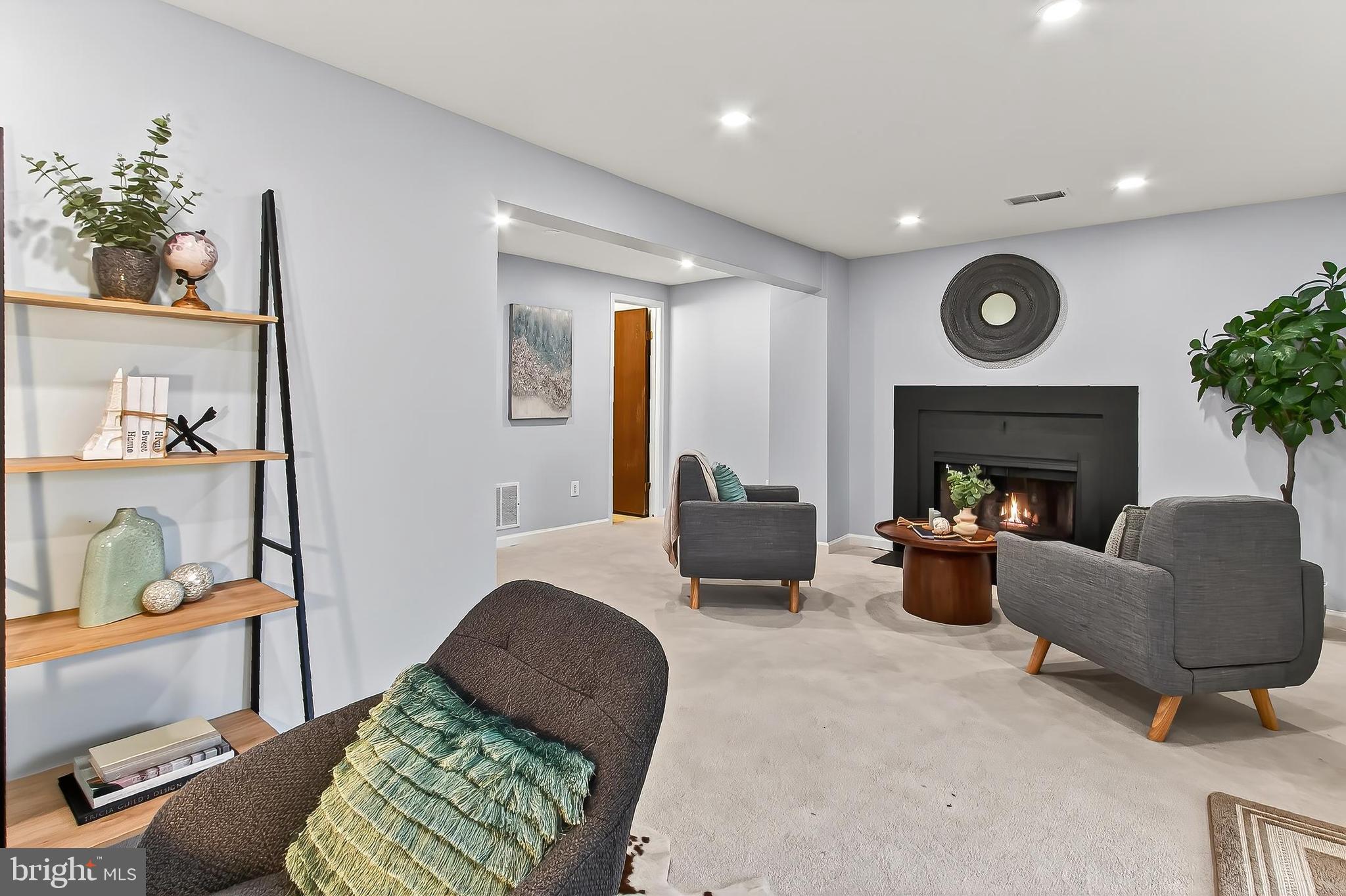 LONDON COMMONS - Residential