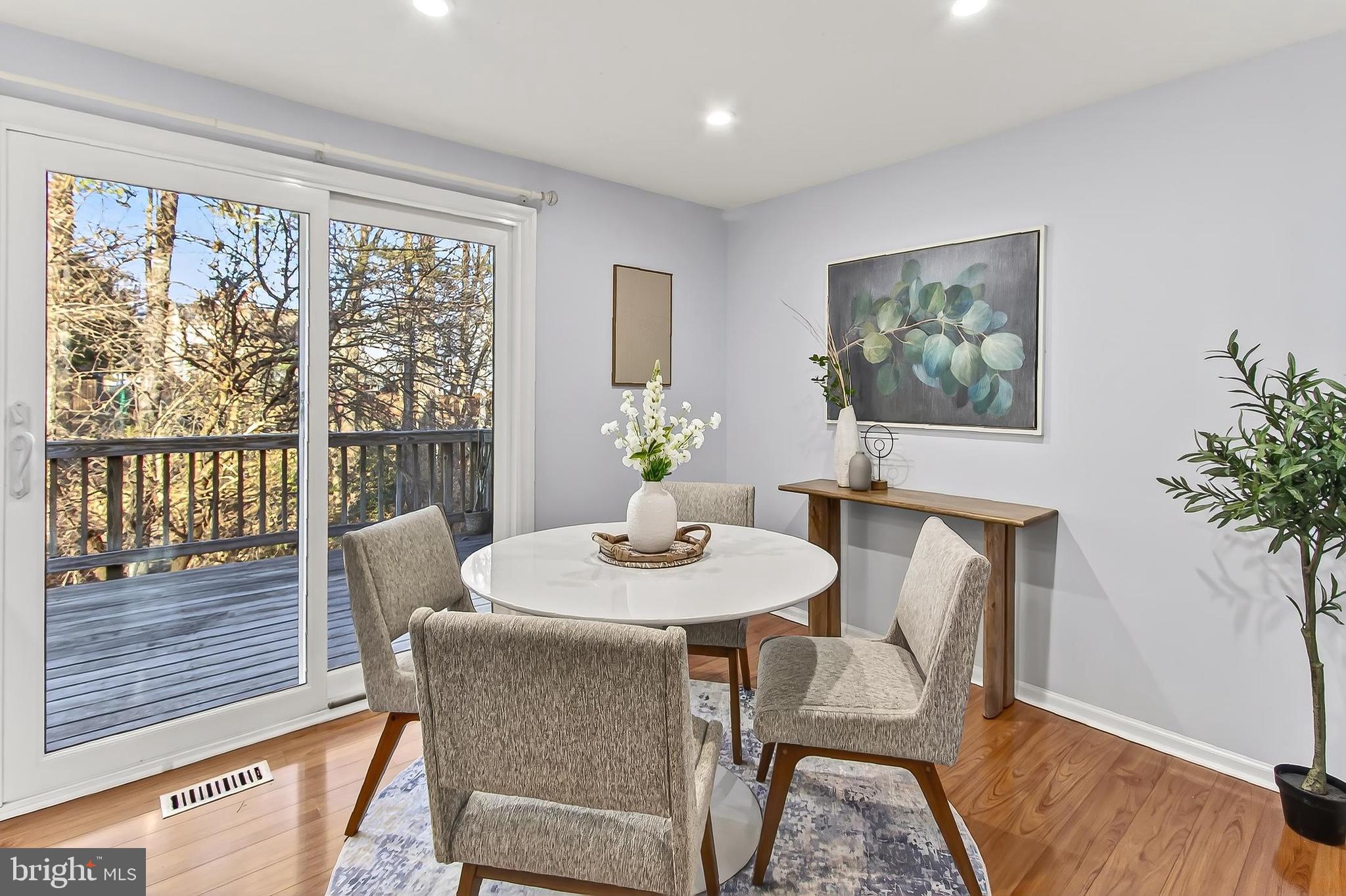 LONDON COMMONS - Residential