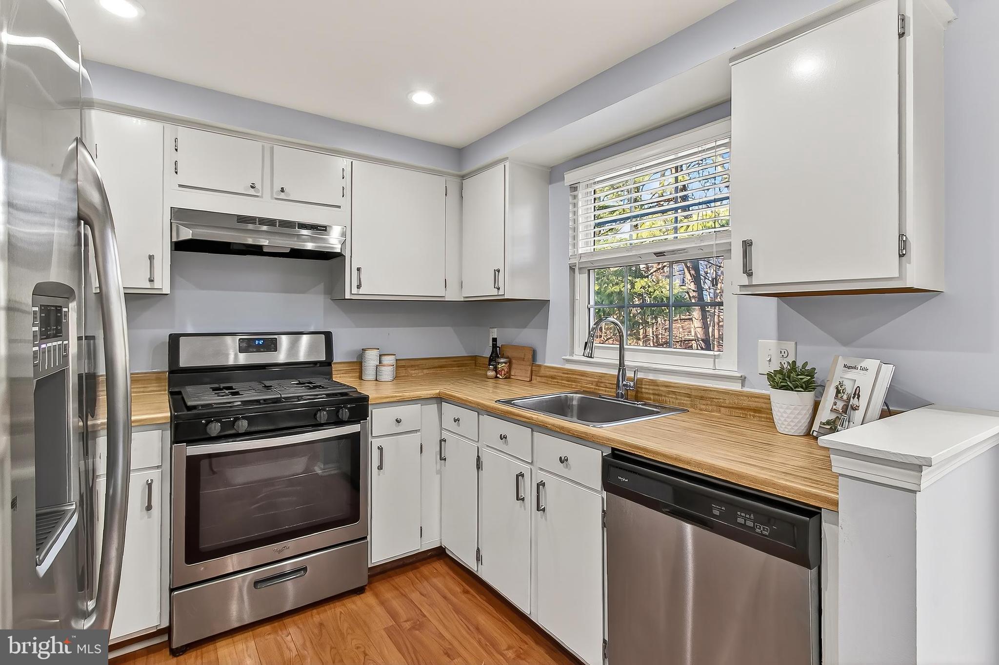 LONDON COMMONS - Residential