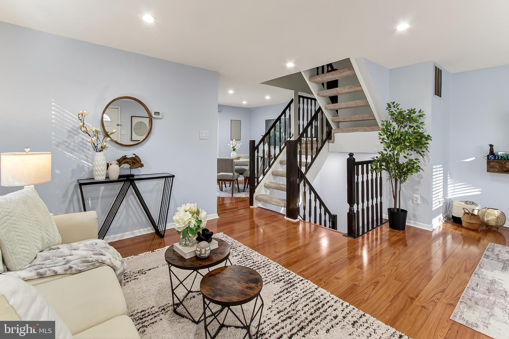 LONDON COMMONS - Residential