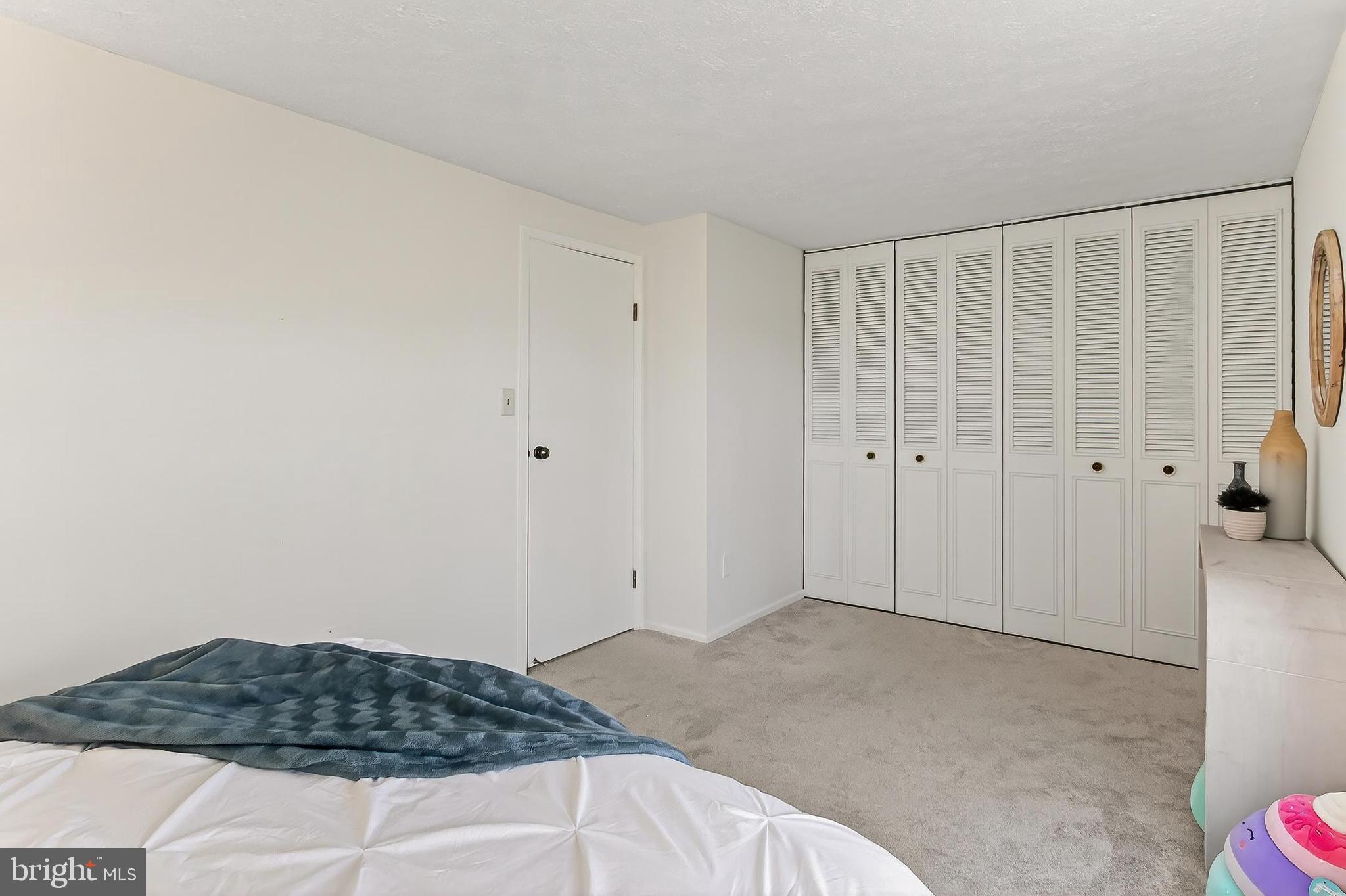 LONDON COMMONS - Residential