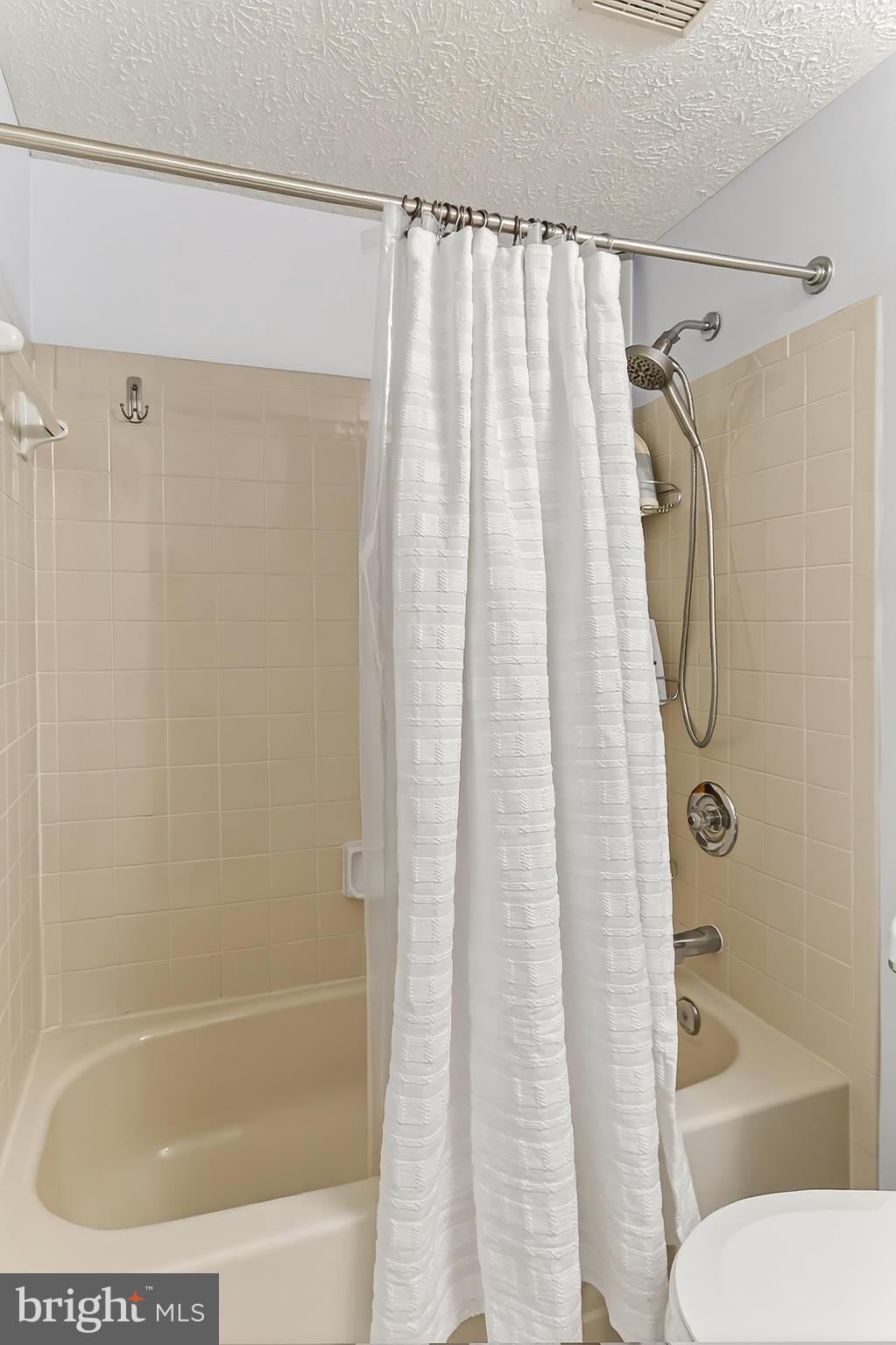 LONDON COMMONS - Residential