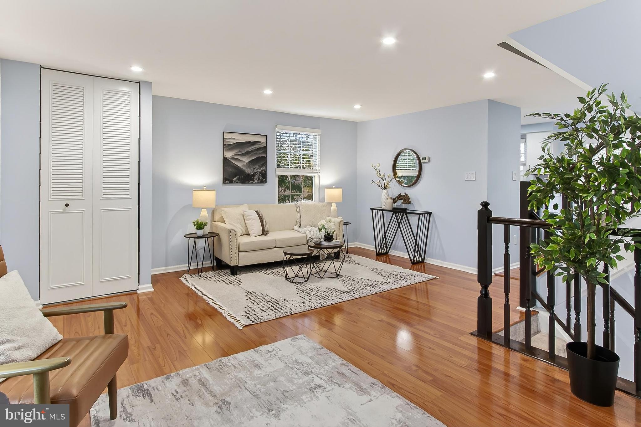 LONDON COMMONS - Residential