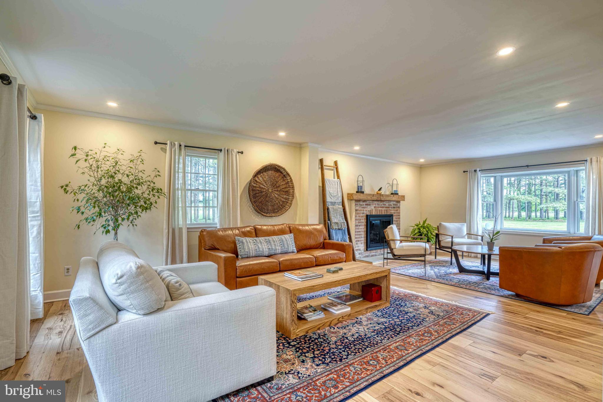 ARCADIA SHORES - Residential Lease