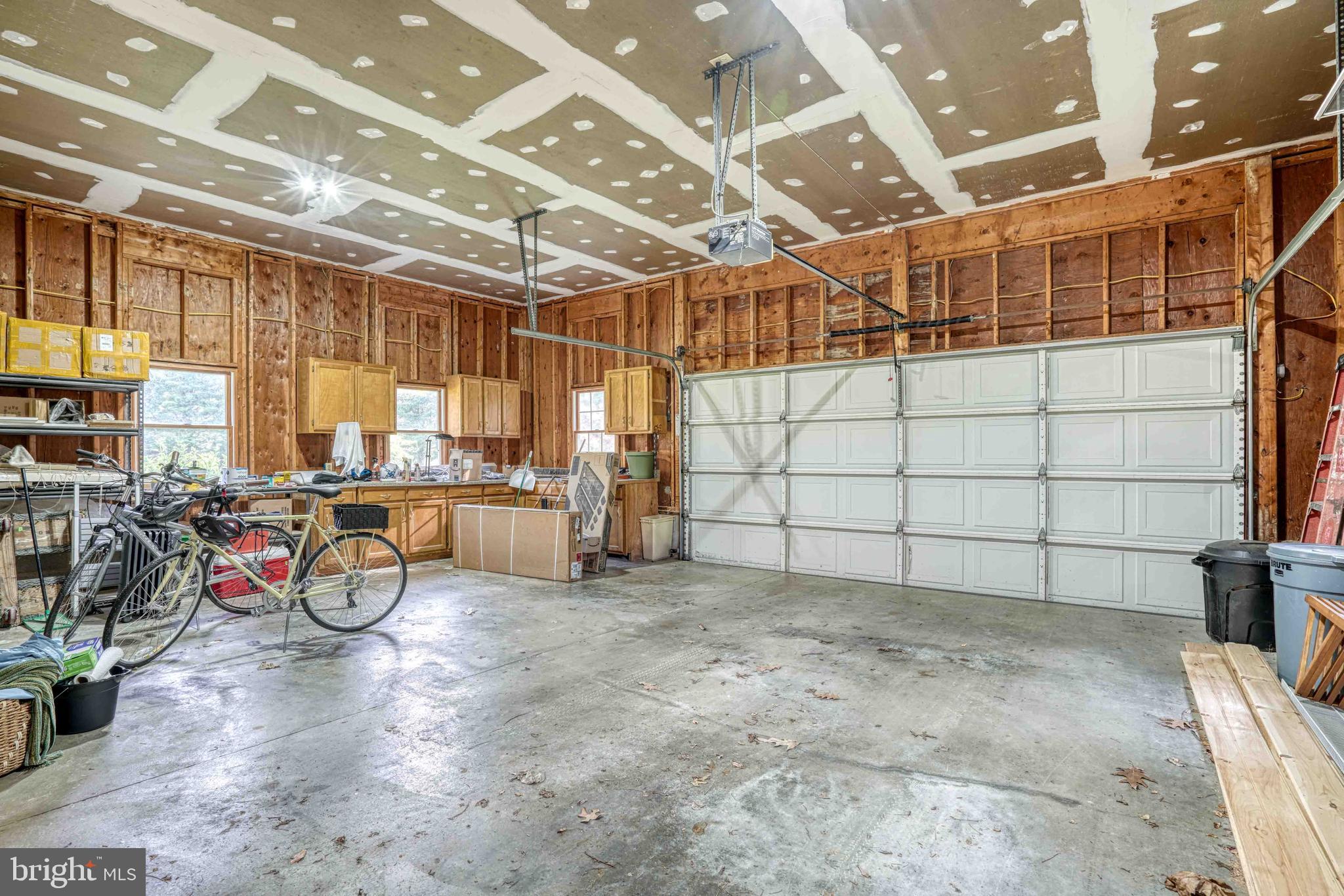 ARCADIA SHORES - Residential Lease