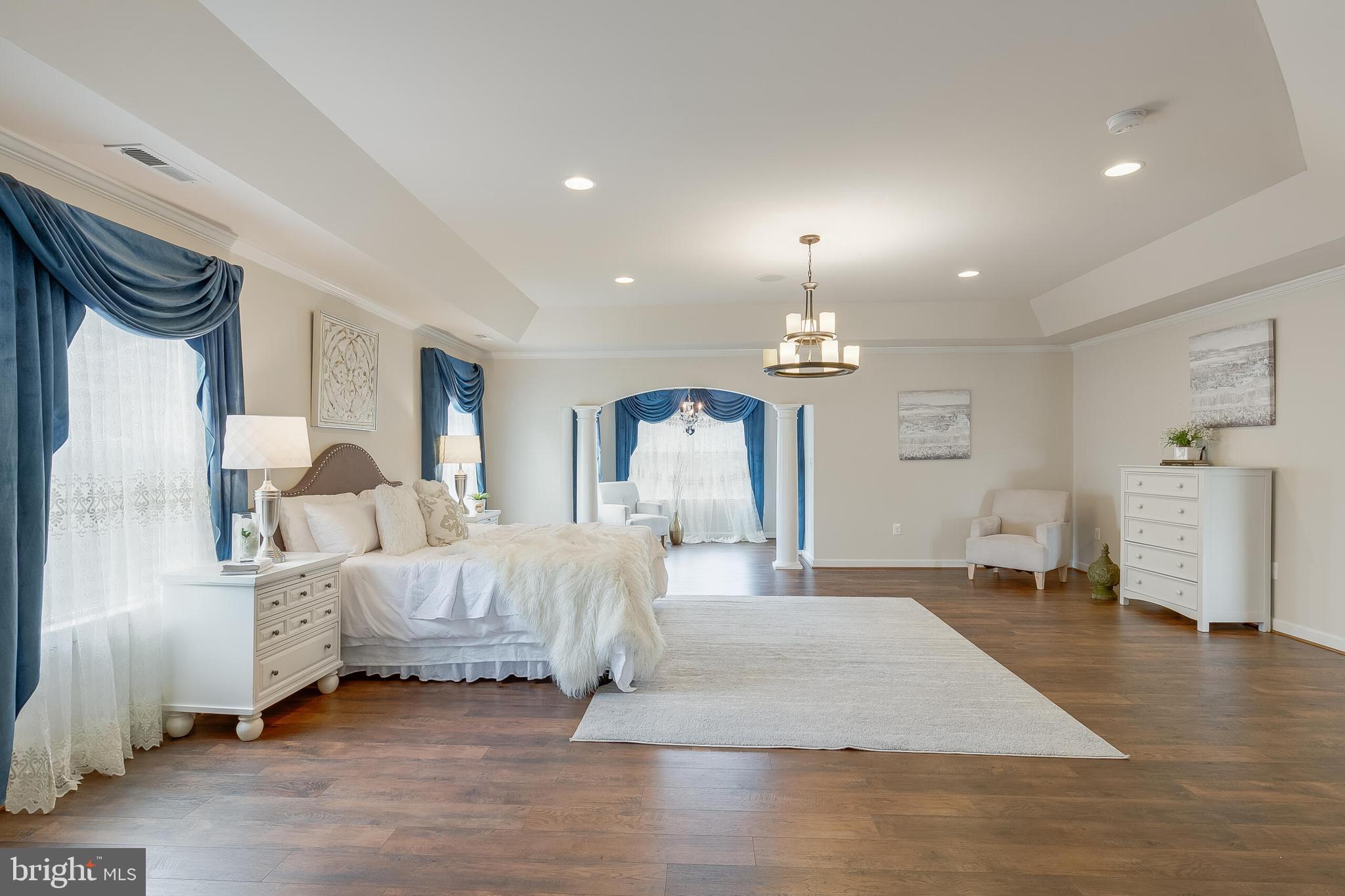 KINGS MANOR - Residential