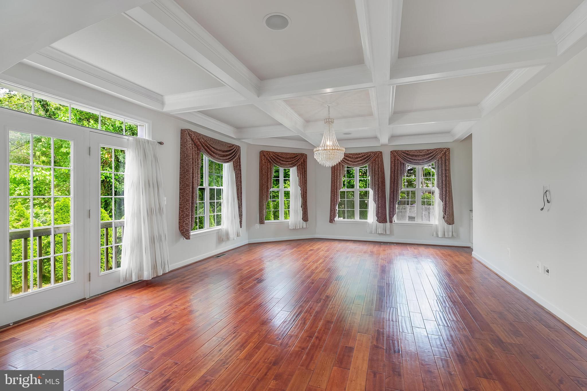 KINGS MANOR - Residential