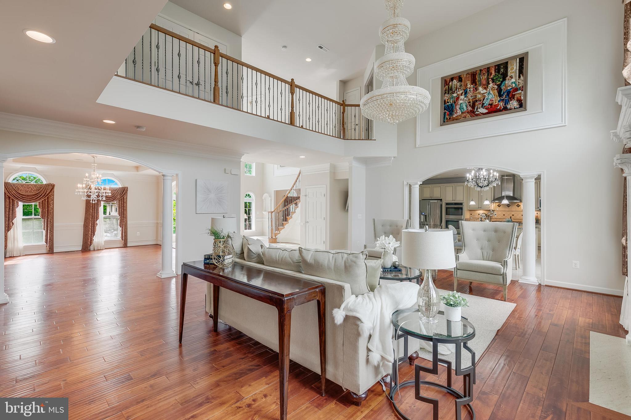 KINGS MANOR - Residential