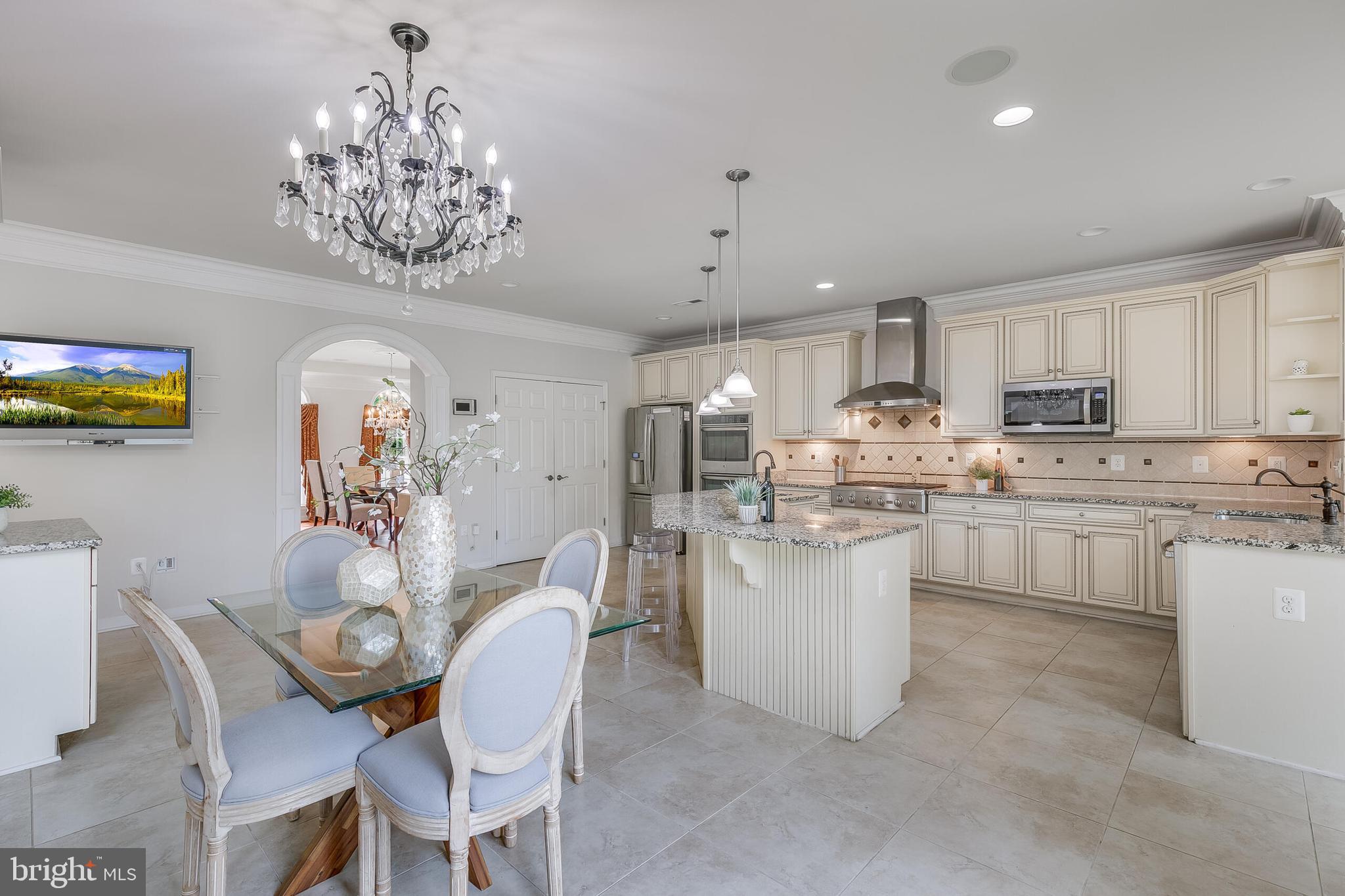 KINGS MANOR - Residential