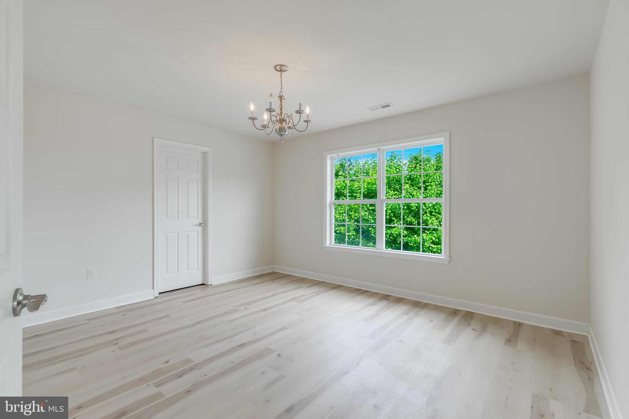 KINGS MANOR - Residential