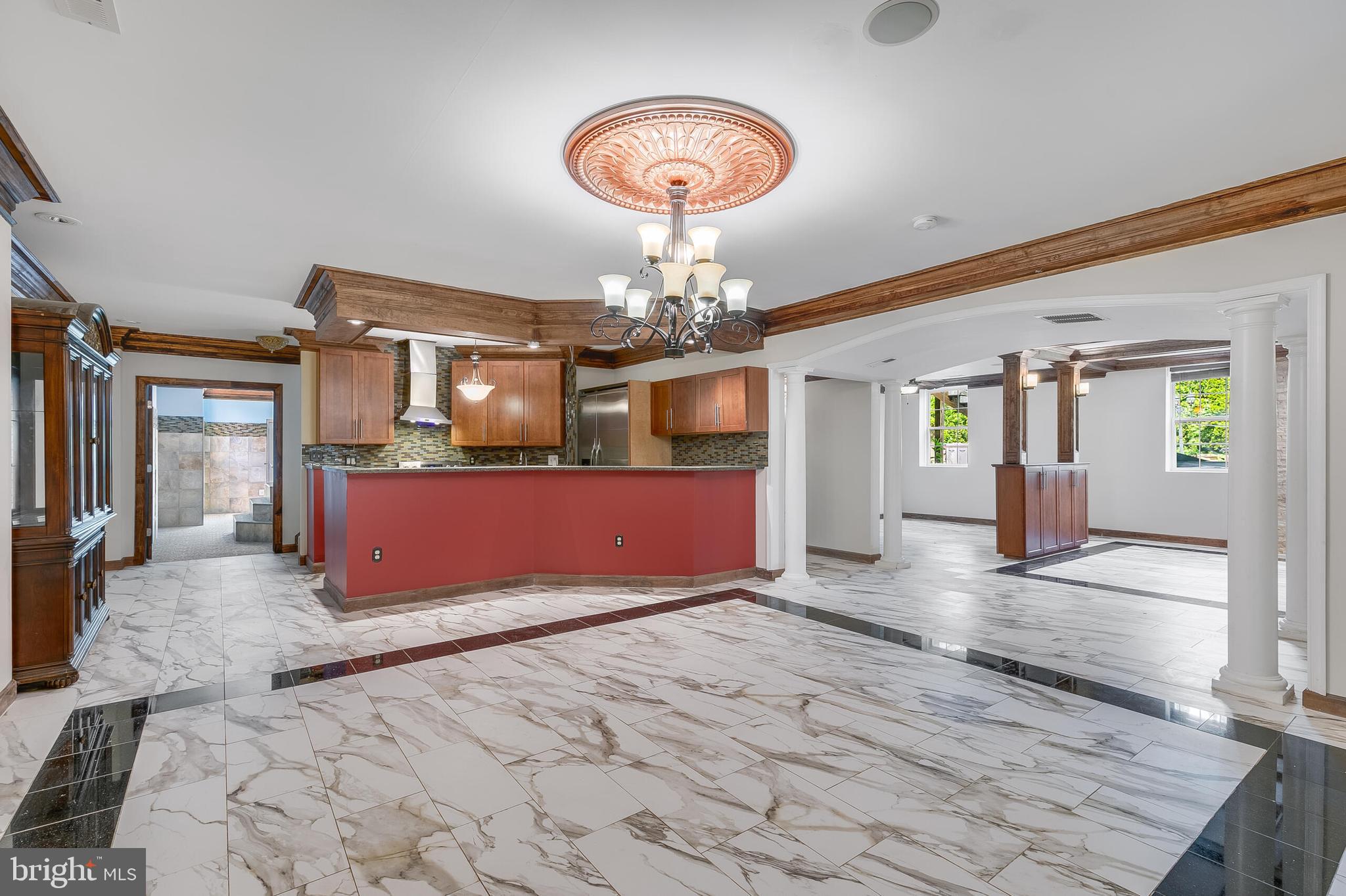 KINGS MANOR - Residential