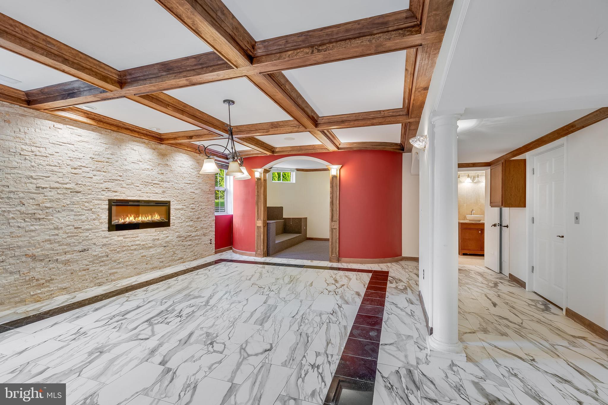 KINGS MANOR - Residential