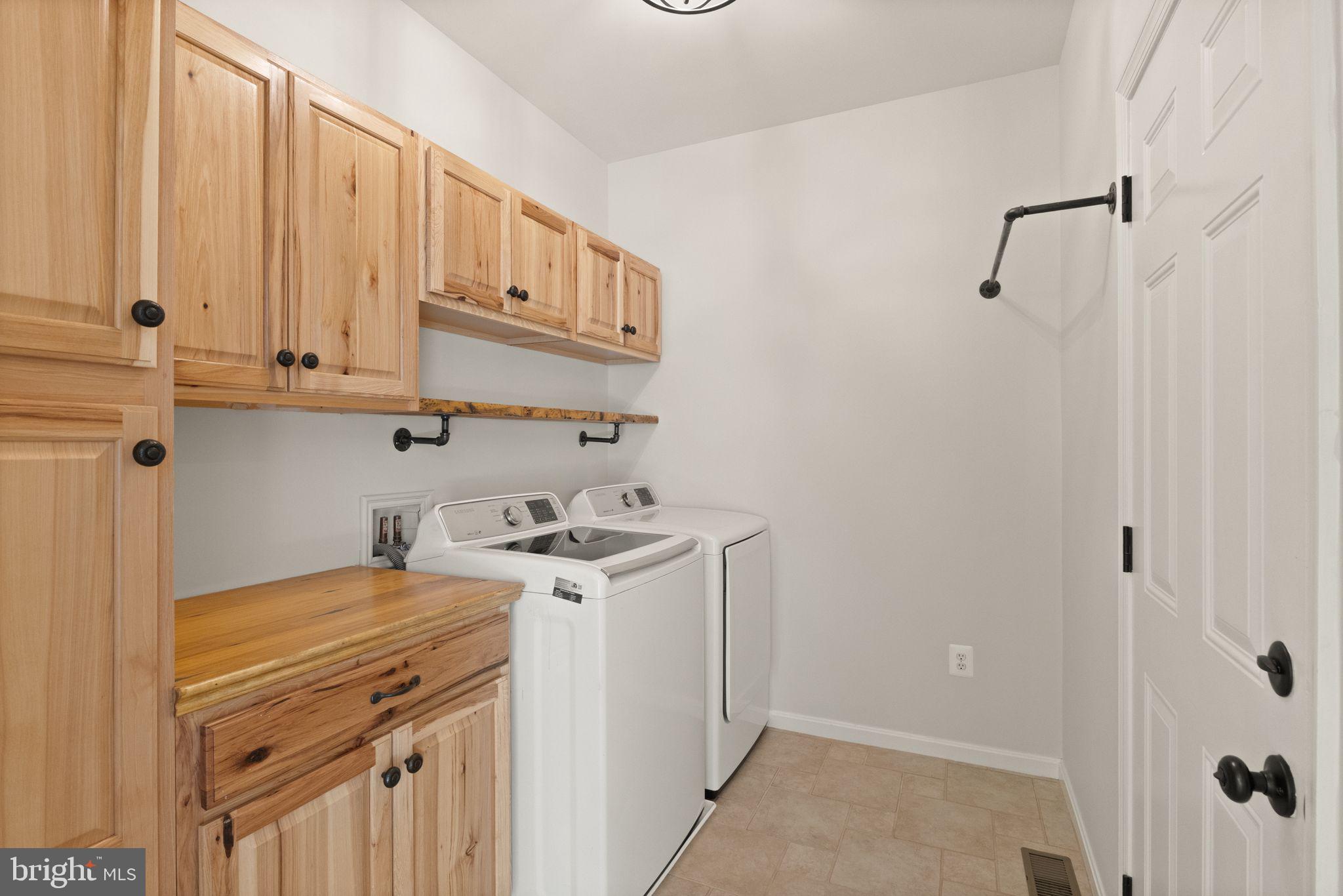 REDWOOD LAKES - Residential