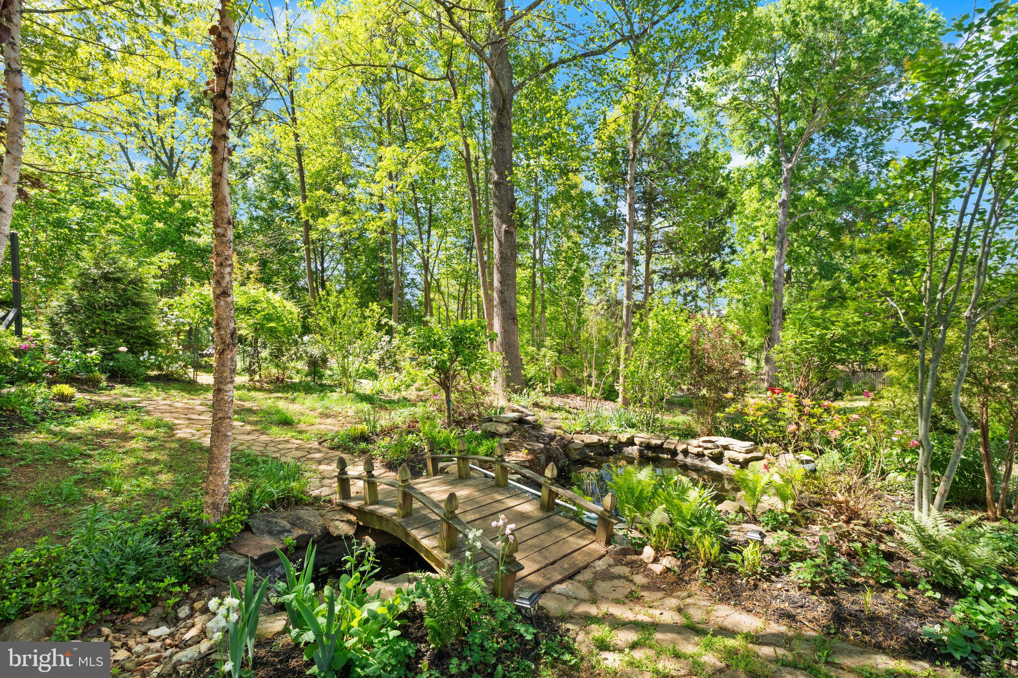REDWOOD LAKES - Residential
