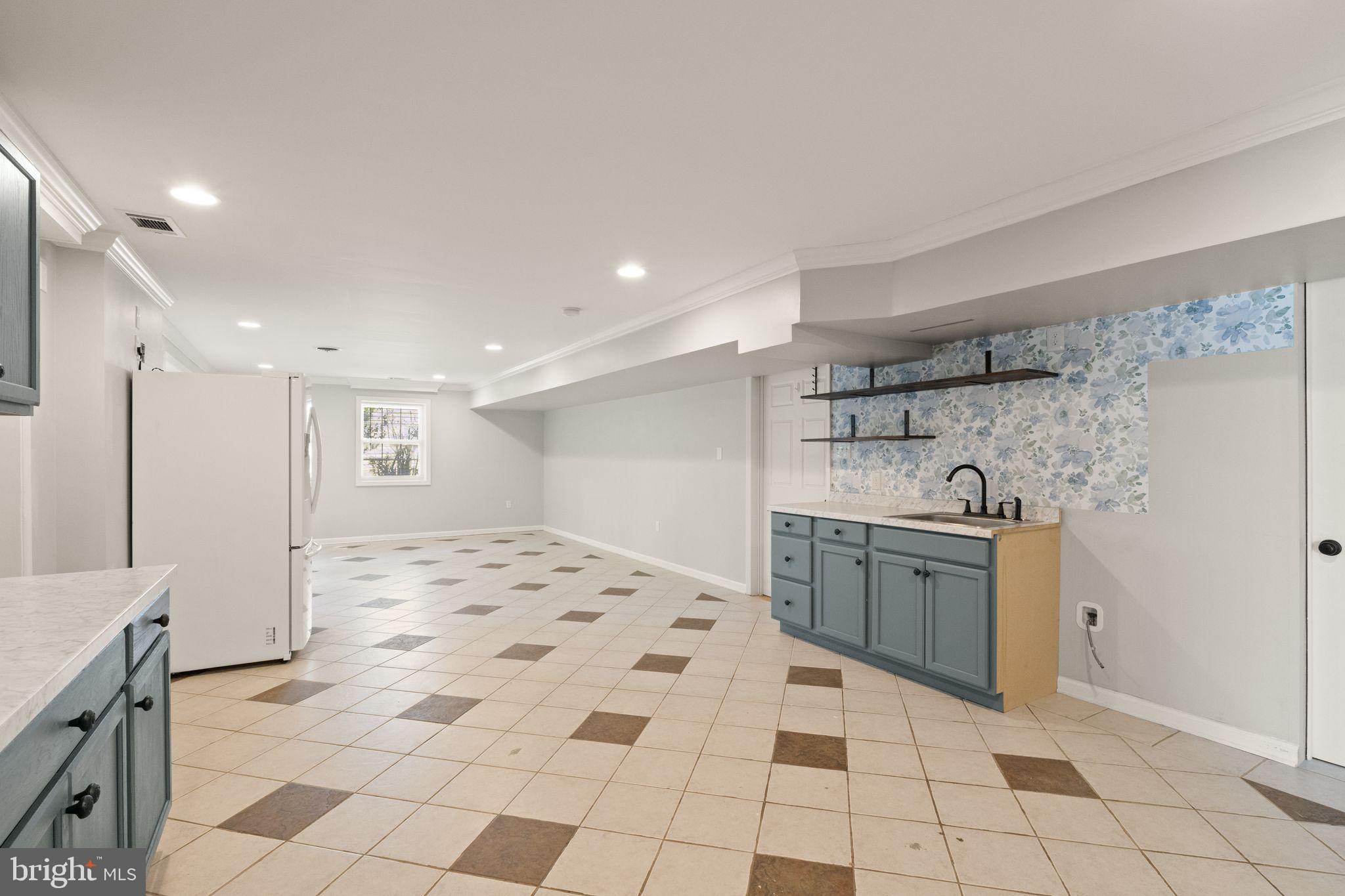 REDWOOD LAKES - Residential