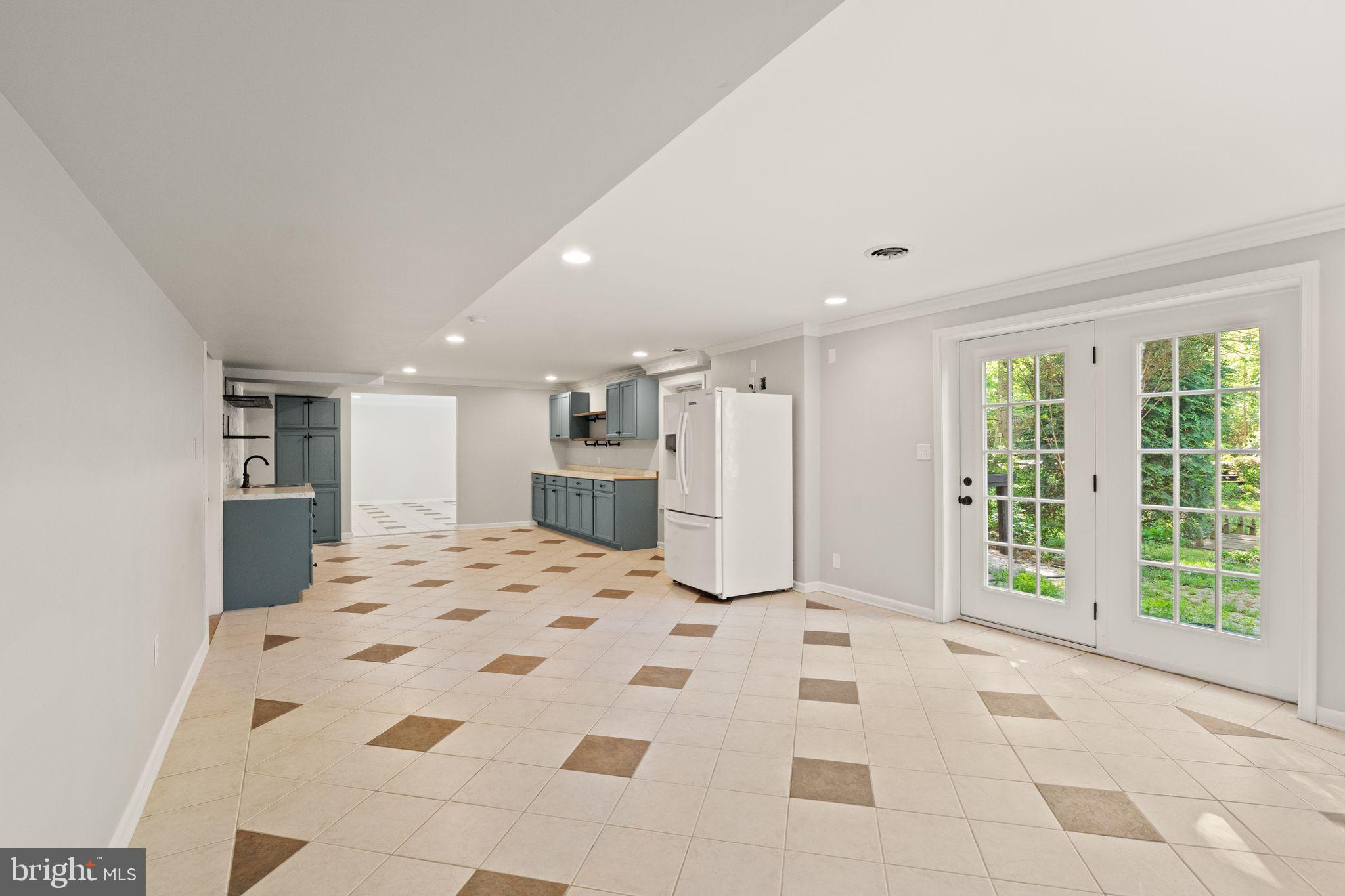REDWOOD LAKES - Residential