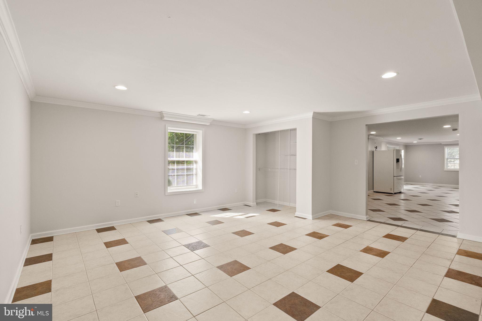 REDWOOD LAKES - Residential