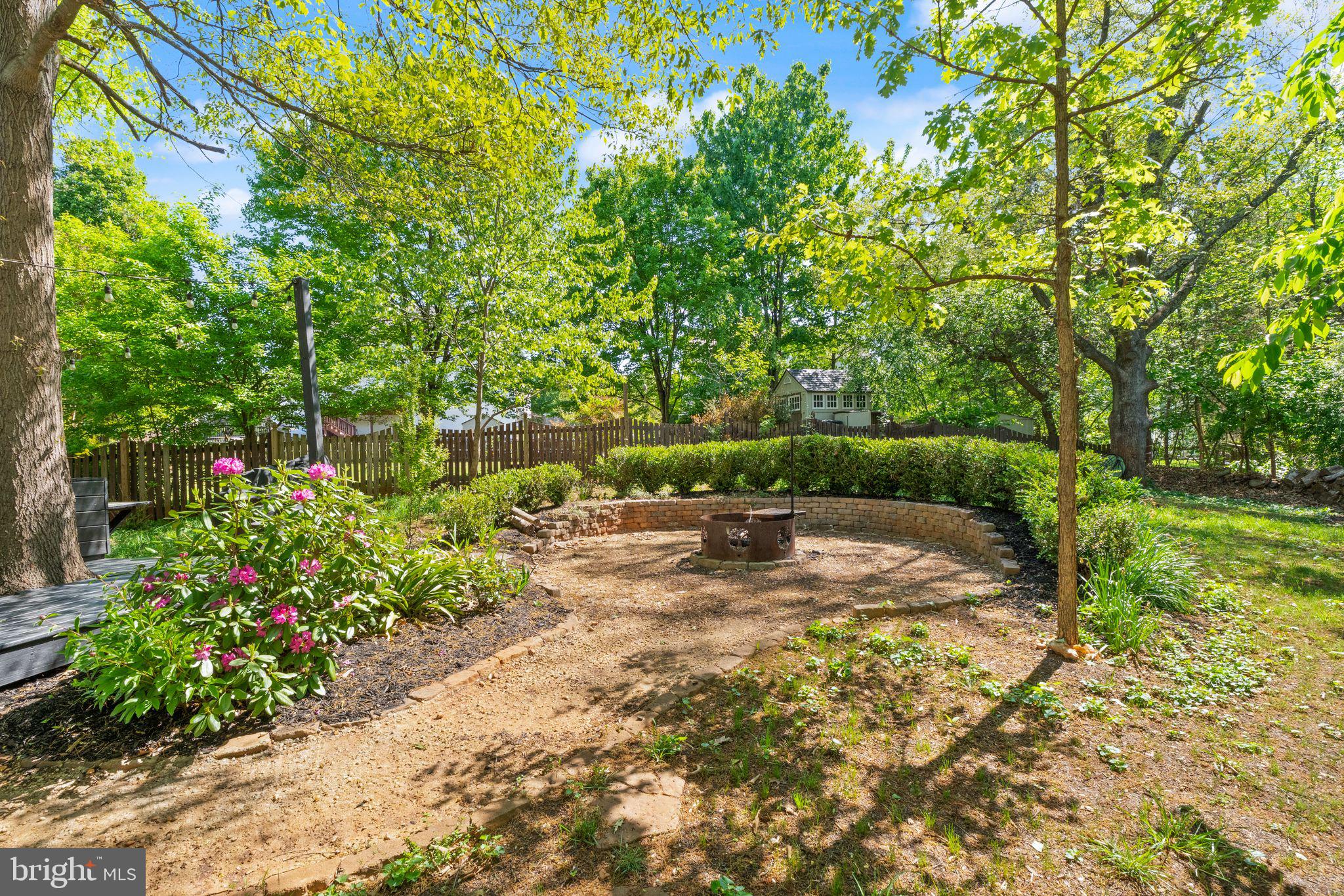 REDWOOD LAKES - Residential