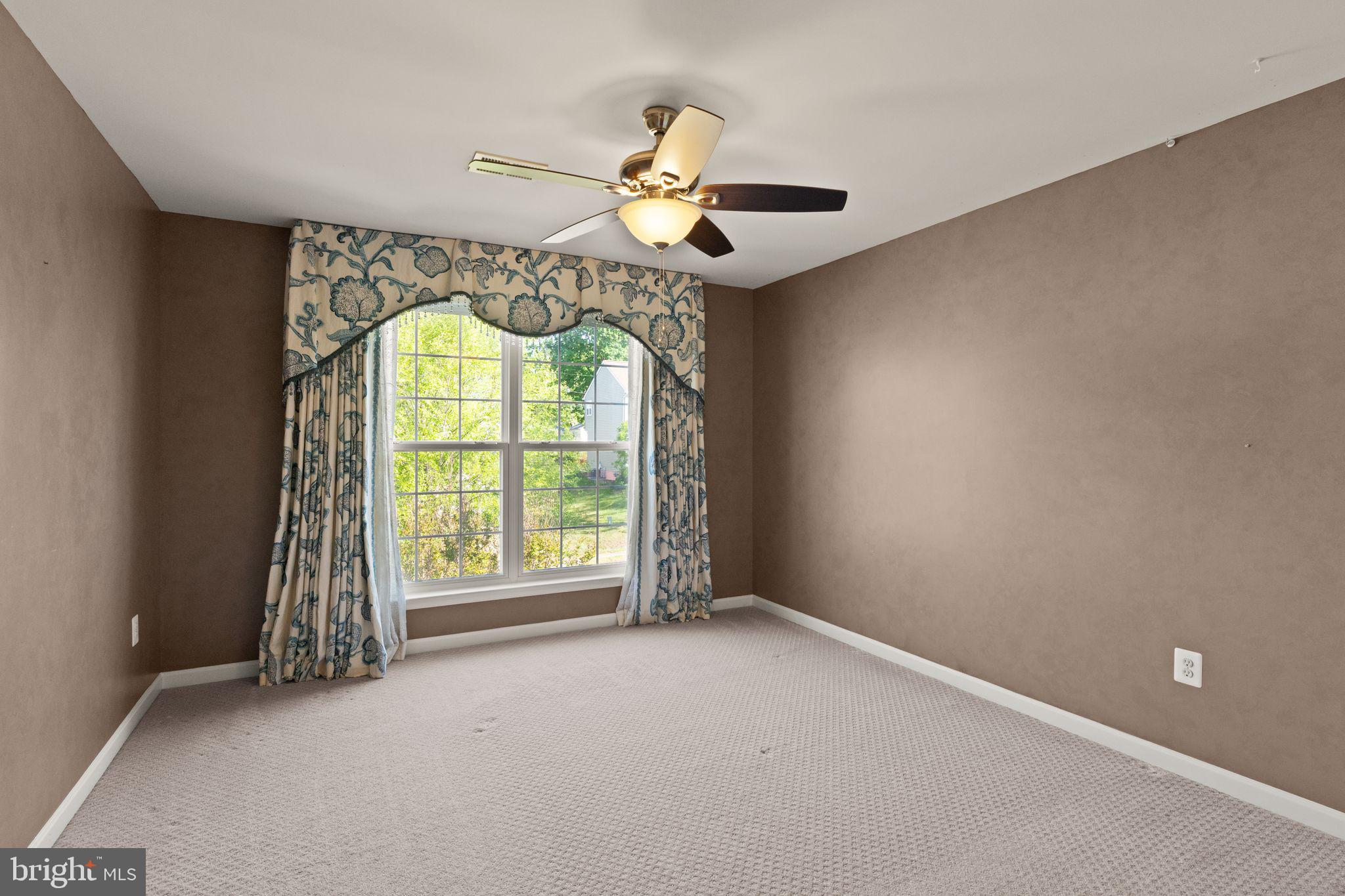 REDWOOD LAKES - Residential