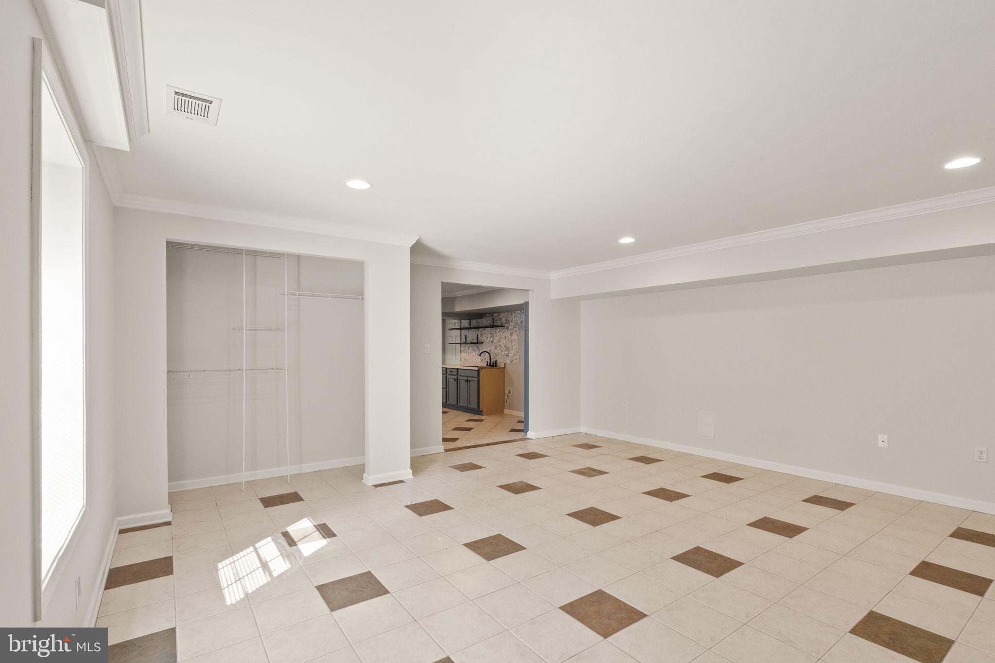 REDWOOD LAKES - Residential