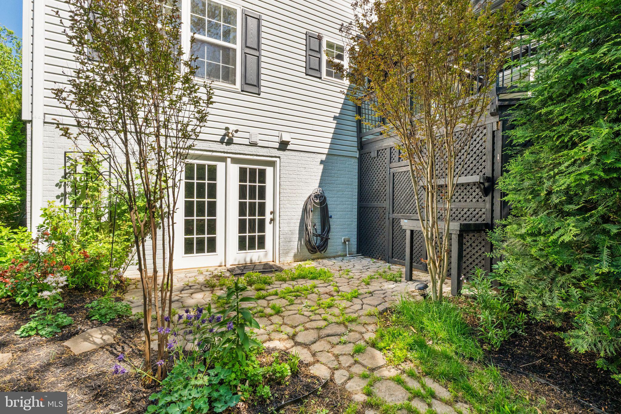 REDWOOD LAKES - Residential