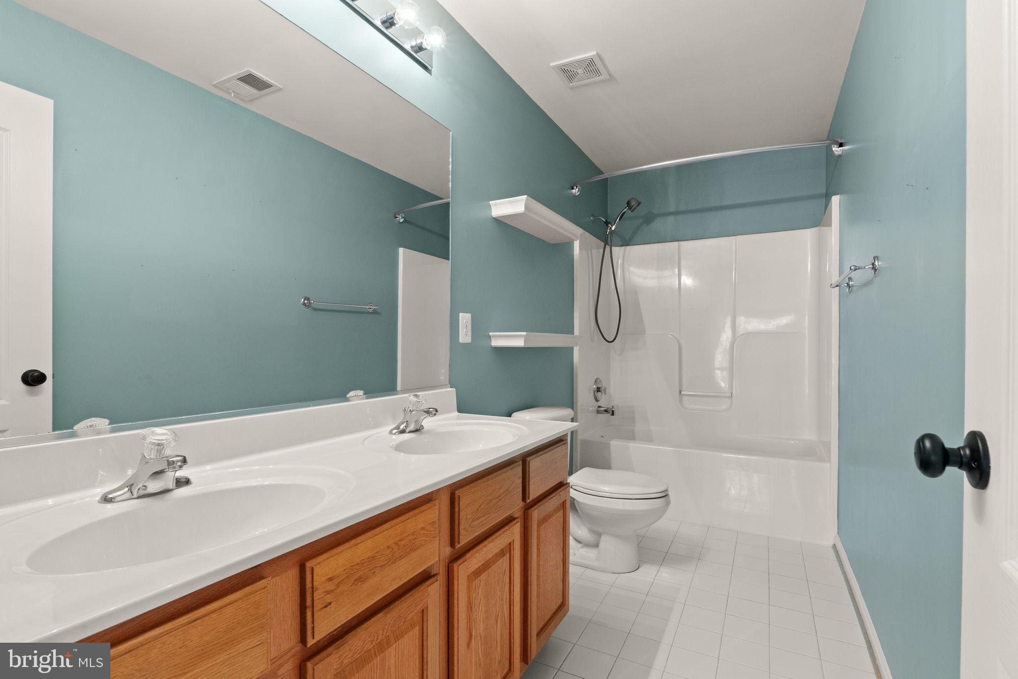 REDWOOD LAKES - Residential