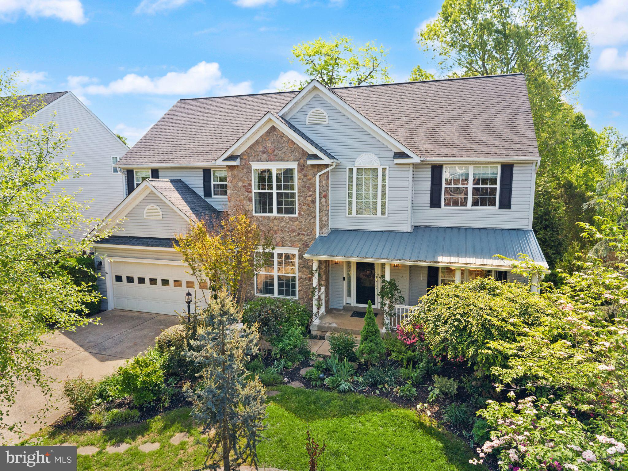 553 WINDERMERE DRIVE