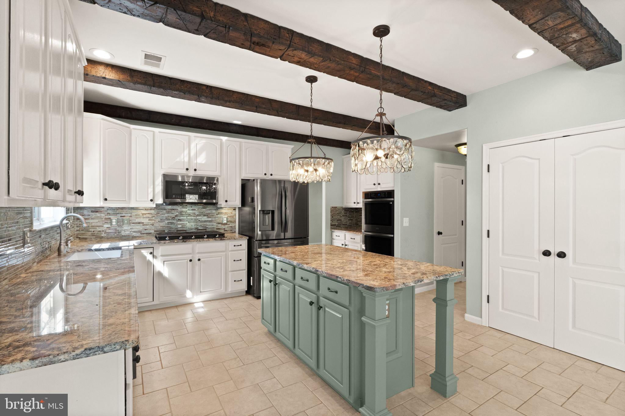 REDWOOD LAKES - Residential