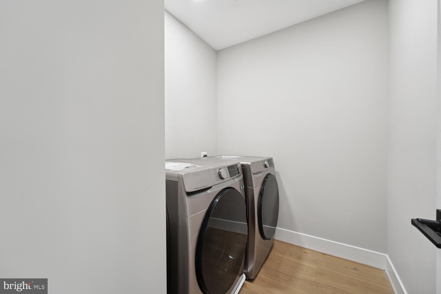 WOODSIDE - Residential