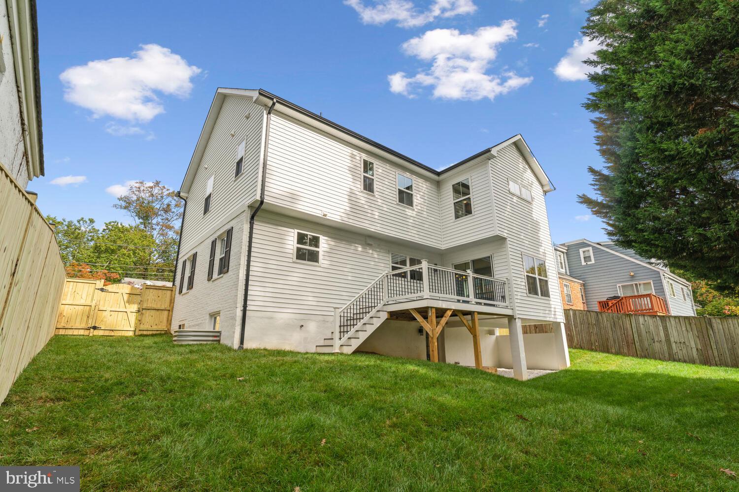 WOODSIDE - Residential